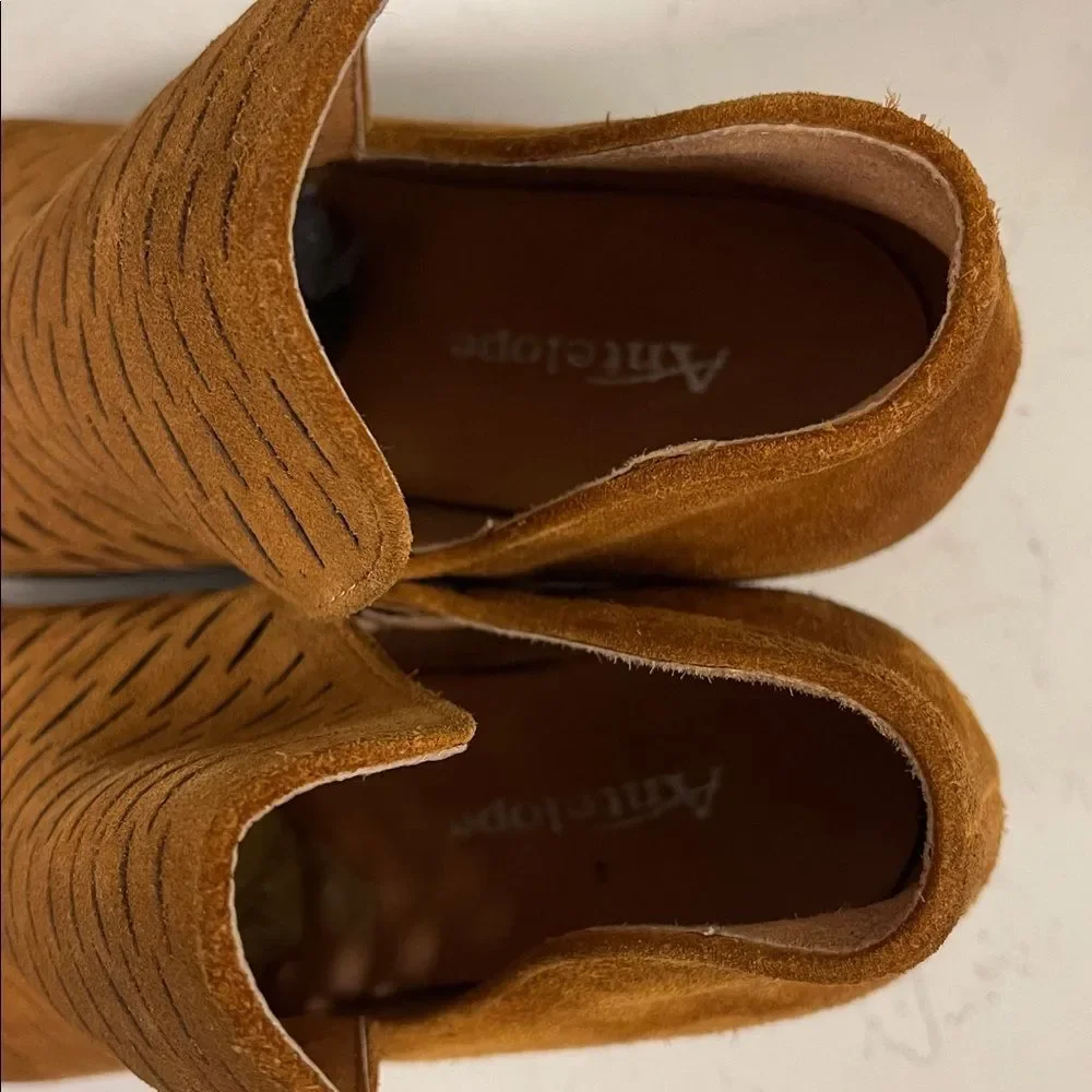 ANTELOPE TIFFANY Women's Tan Wedge Ankle Boots Euro 38 US 7-7.5